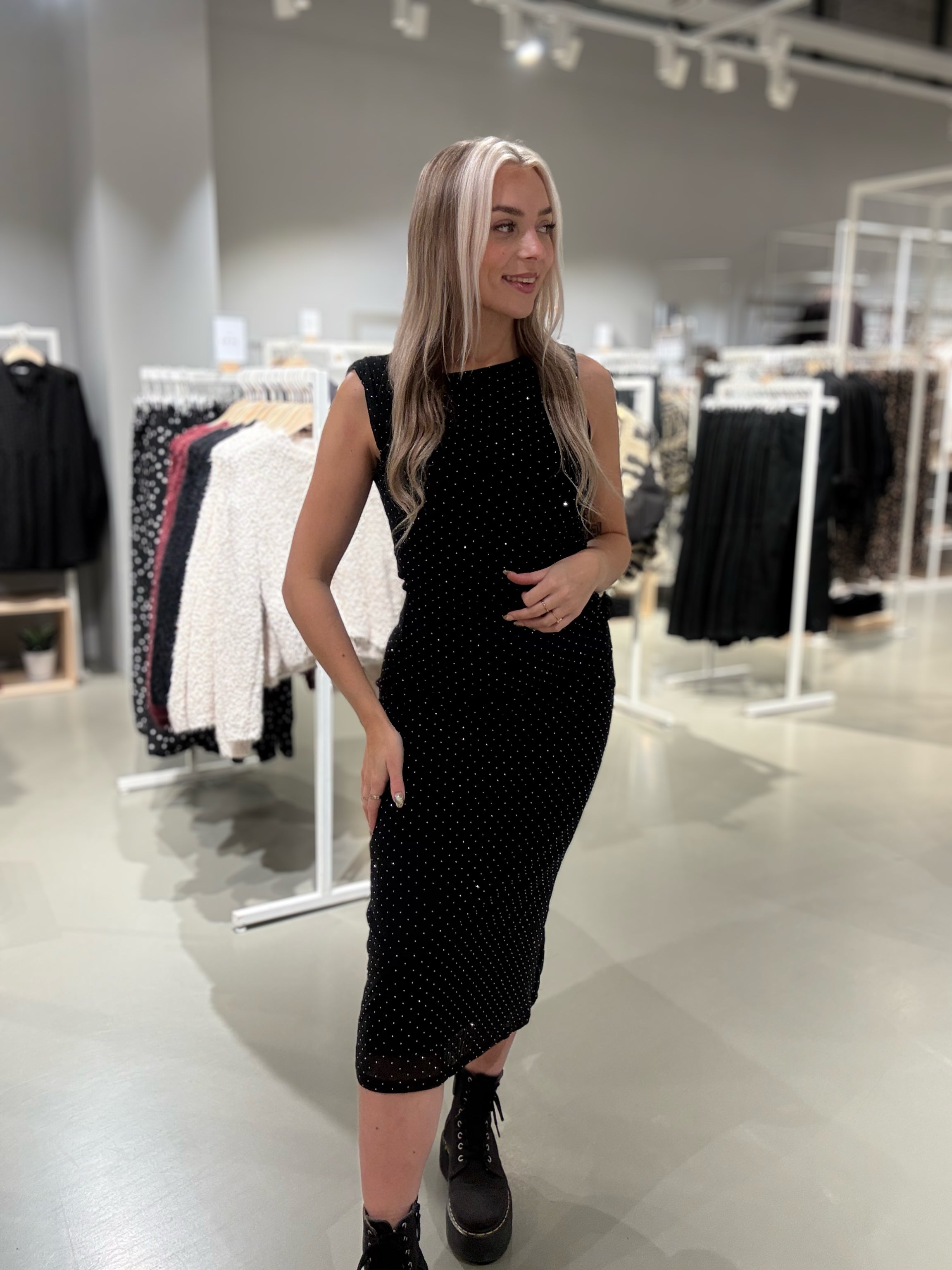 VIMINNA Midi Dress - Black Beauty